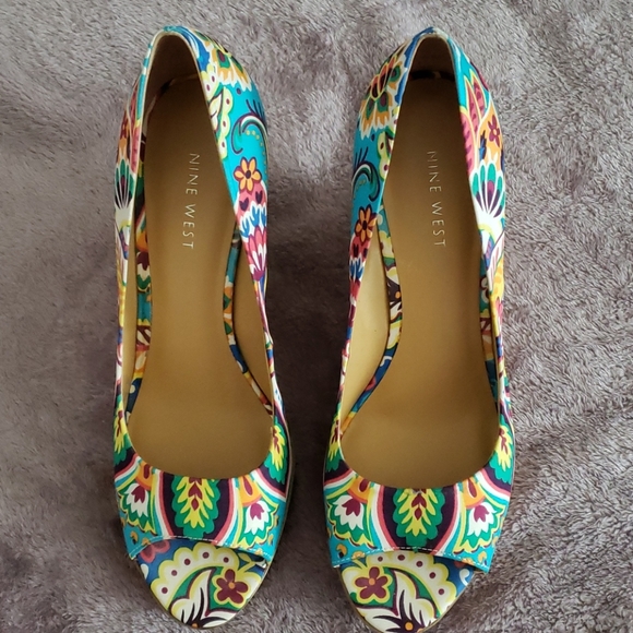 Nine West Multicolor Wedge - Picture 6 of 7